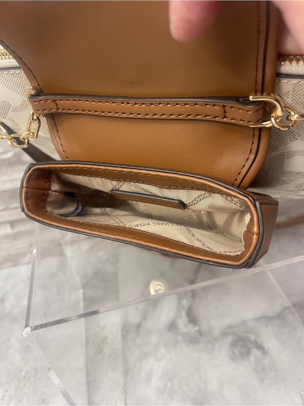 Michael Kors Parker Large Empire Logo Multi-Function Crossbody & Card Case - Picture 7 of 12